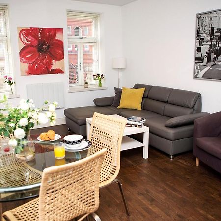 Apt 2, Trafalgar Square 2Nd Floor By Indigo Flats Londres Exterior foto