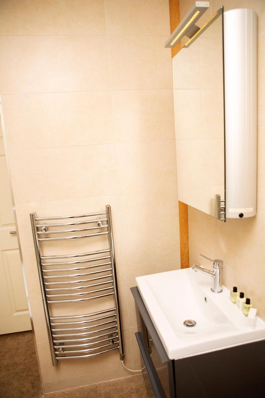 Apt 2, Trafalgar Square 2Nd Floor By Indigo Flats Londres Exterior foto